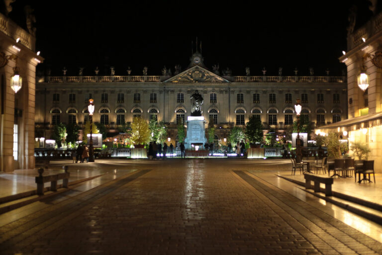 Lire la suite à propos de l’article Quand l&rsquo;Industrie rencontre la Nature : la 21ème édition du Jardin éphémère de Nancy célèbre l&rsquo;Art Nouveau en lumière
