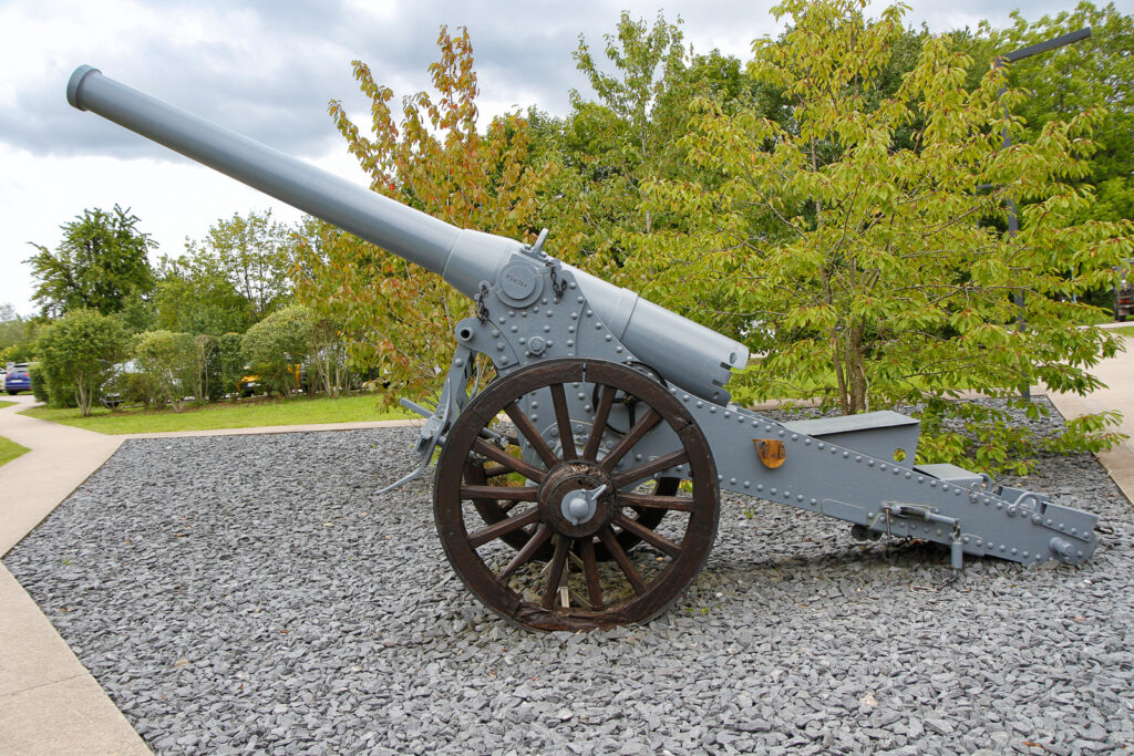 canon francais de 155 millimetres au memorial de verdun et douaumont